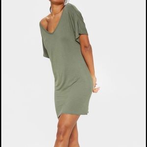 PrettyLittleThing • Olive V-Neck T-Shirt Dress